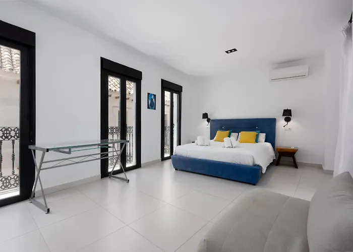 Casco Antiguo 2339 *